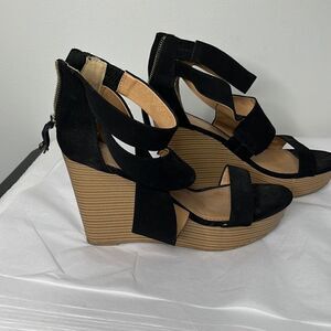 Francesca’s Collections Women’s Size 9 Black and Tan Platform Sandals